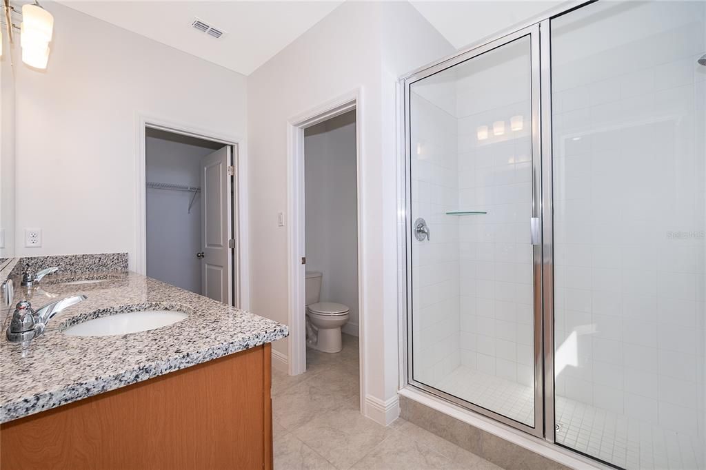 For Rent: $1,950 (3 beds, 3 baths, 1855 Square Feet)