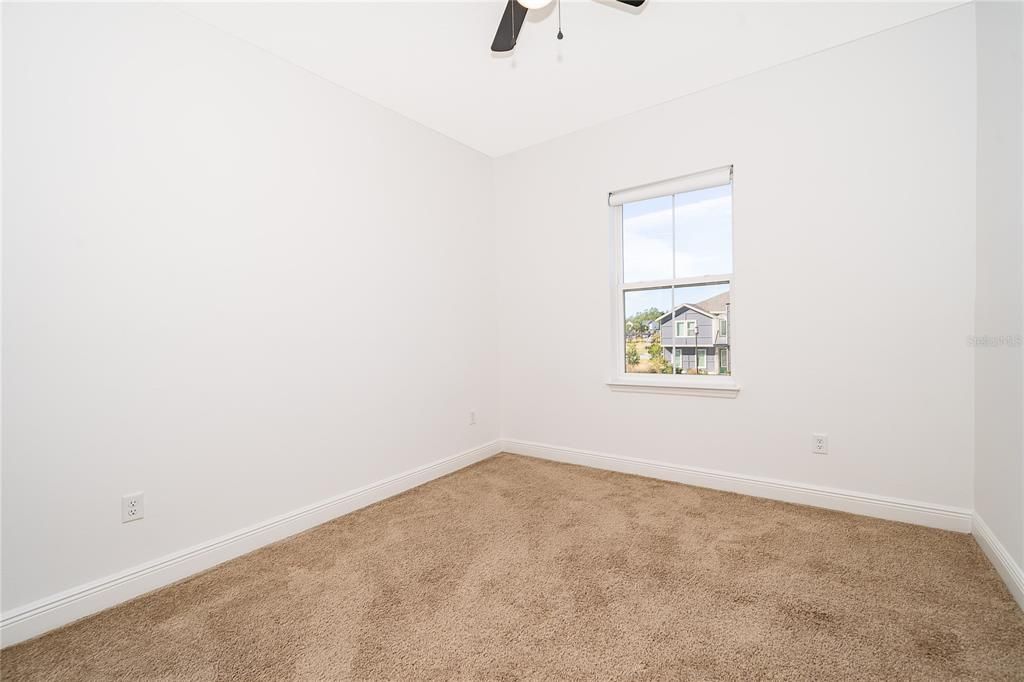 For Rent: $1,950 (3 beds, 3 baths, 1855 Square Feet)