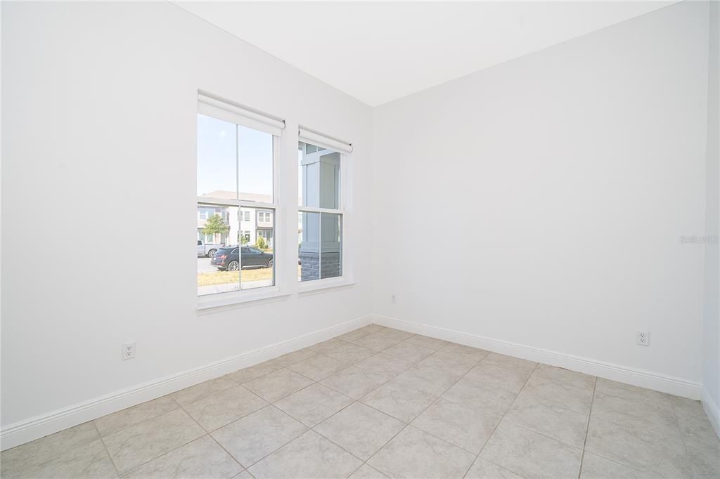 For Rent: $1,950 (3 beds, 3 baths, 1855 Square Feet)