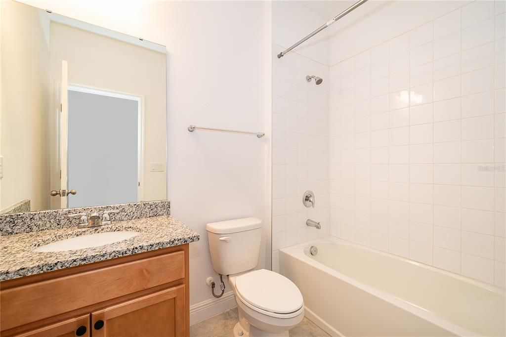 For Rent: $1,950 (3 beds, 3 baths, 1855 Square Feet)