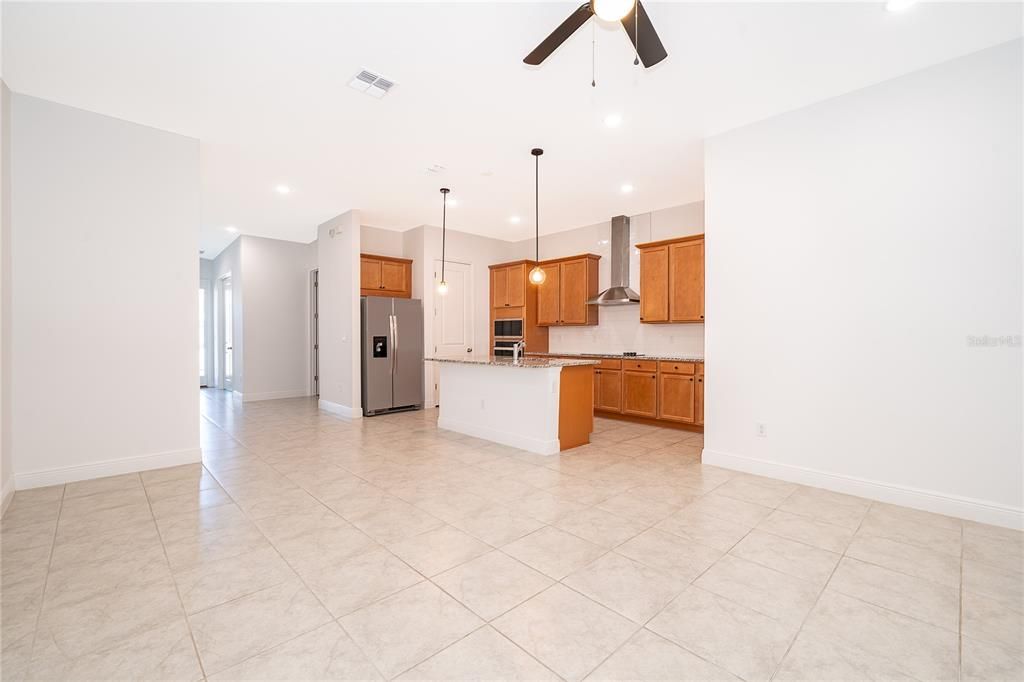 For Rent: $1,950 (3 beds, 3 baths, 1855 Square Feet)