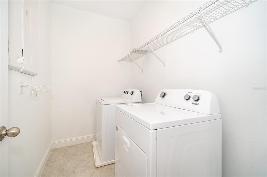 For Rent: $1,950 (3 beds, 3 baths, 1855 Square Feet)