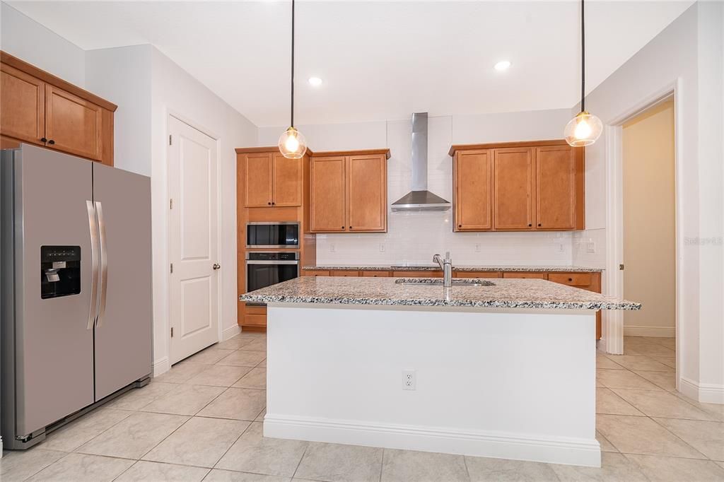 For Rent: $1,950 (3 beds, 3 baths, 1855 Square Feet)