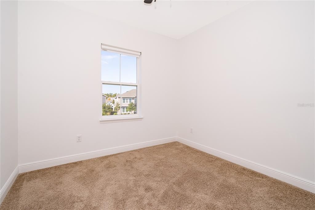 For Rent: $1,950 (3 beds, 3 baths, 1855 Square Feet)