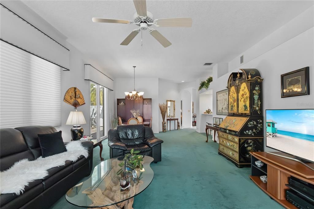 For Sale: $535,000 (2 beds, 3 baths, 1914 Square Feet)