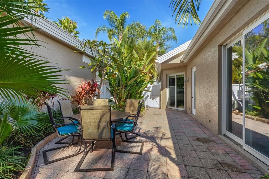 For Sale: $535,000 (2 beds, 3 baths, 1914 Square Feet)