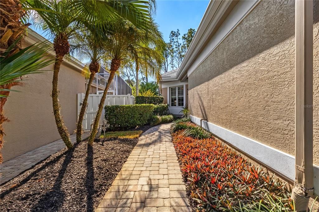 For Sale: $535,000 (2 beds, 3 baths, 1914 Square Feet)