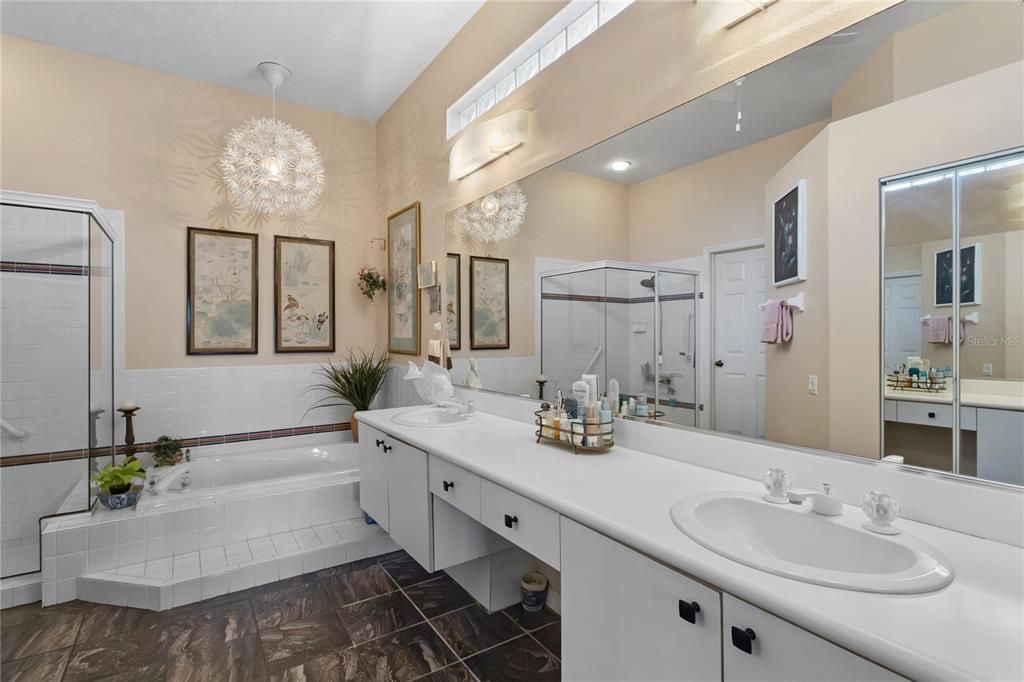 For Sale: $535,000 (2 beds, 3 baths, 1914 Square Feet)