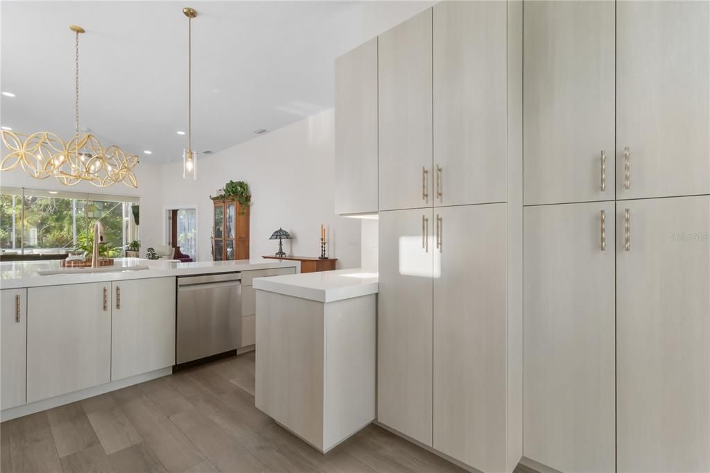 待售: $565,000 (2 贝兹, 2 浴室, 1464 平方英尺)