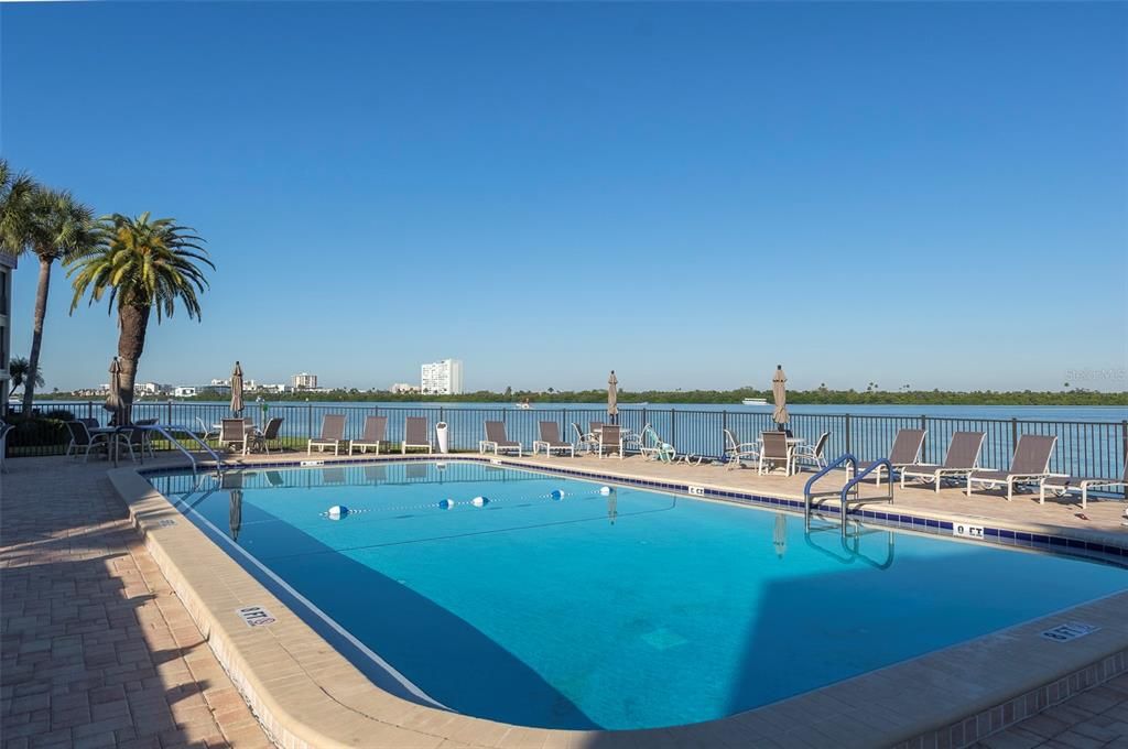 待售: $585,000 (2 贝兹, 2 浴室, 1181 平方英尺)