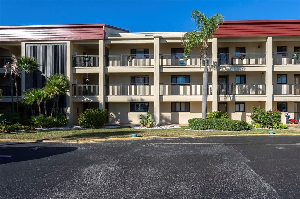 待售: $585,000 (2 贝兹, 2 浴室, 1181 平方英尺)