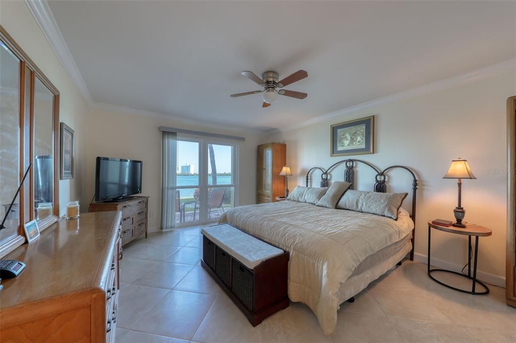 待售: $585,000 (2 贝兹, 2 浴室, 1181 平方英尺)