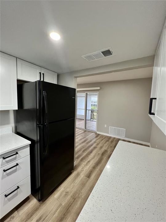 For Rent: $1,600 (2 beds, 2 baths, 815 Square Feet)