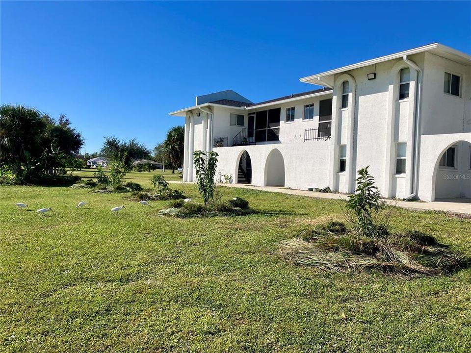 For Rent: $1,600 (2 beds, 2 baths, 815 Square Feet)