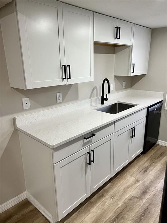 For Rent: $1,600 (2 beds, 2 baths, 815 Square Feet)