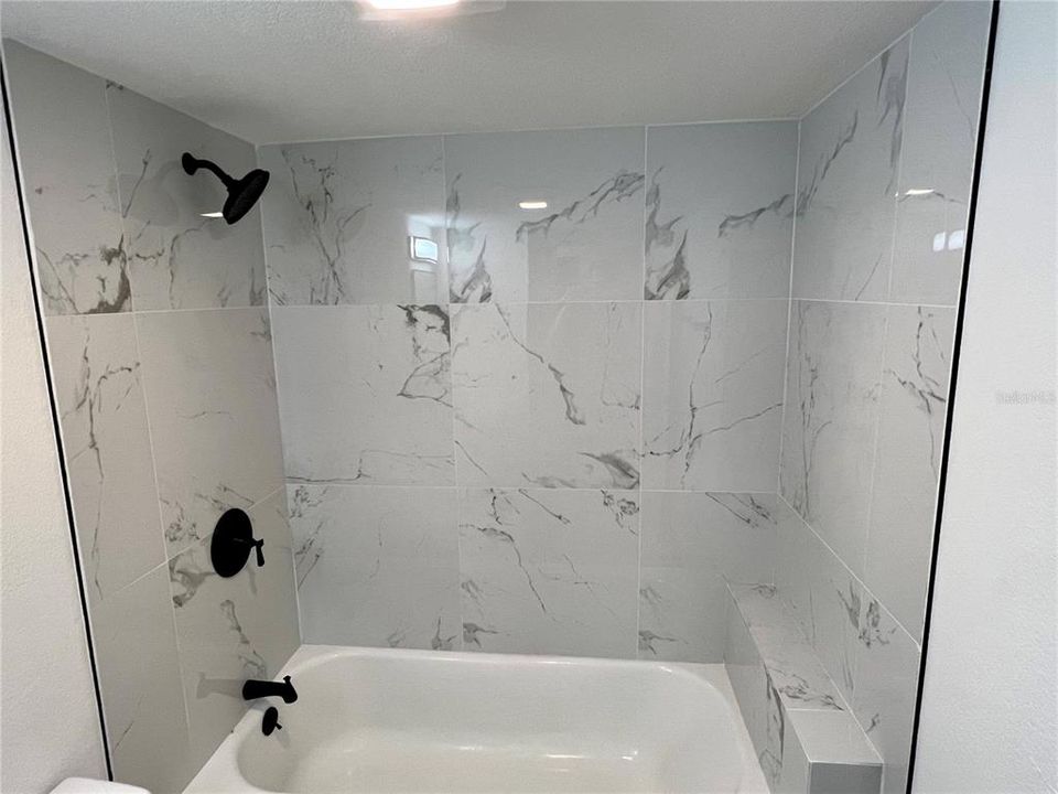 For Rent: $1,600 (2 beds, 2 baths, 815 Square Feet)