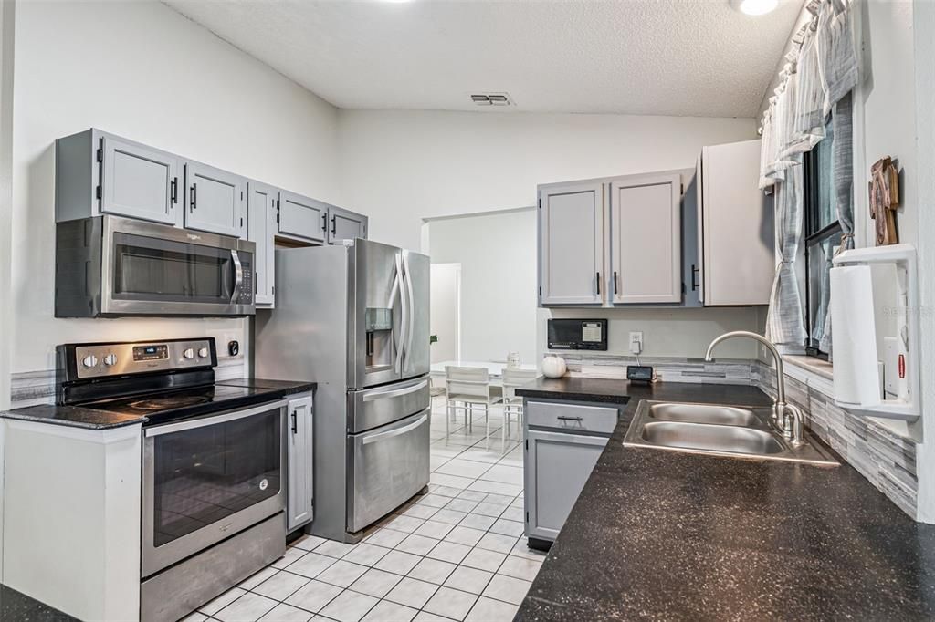 For Sale: $379,990 (4 beds, 2 baths, 1667 Square Feet)