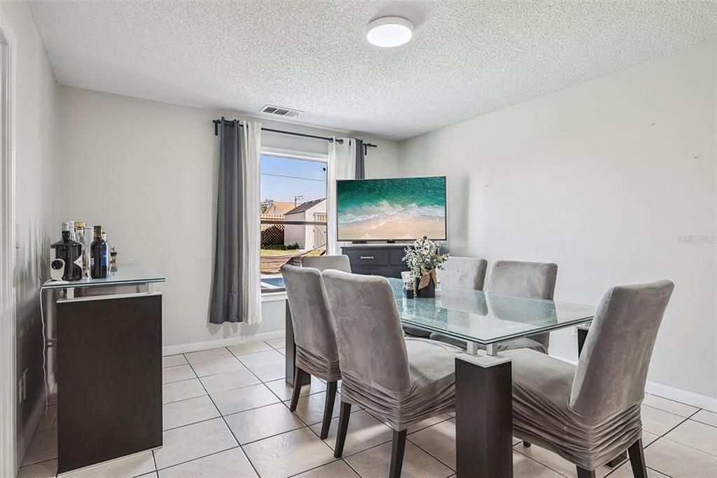 For Sale: $379,990 (4 beds, 2 baths, 1667 Square Feet)