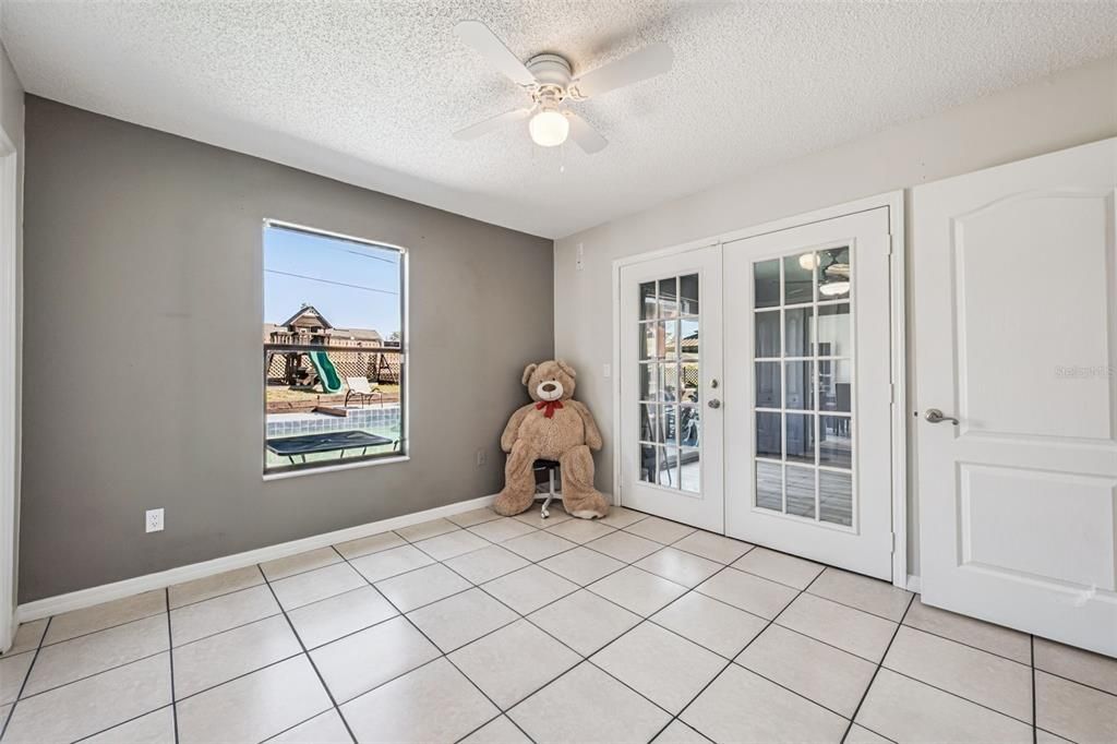 For Sale: $379,990 (4 beds, 2 baths, 1667 Square Feet)