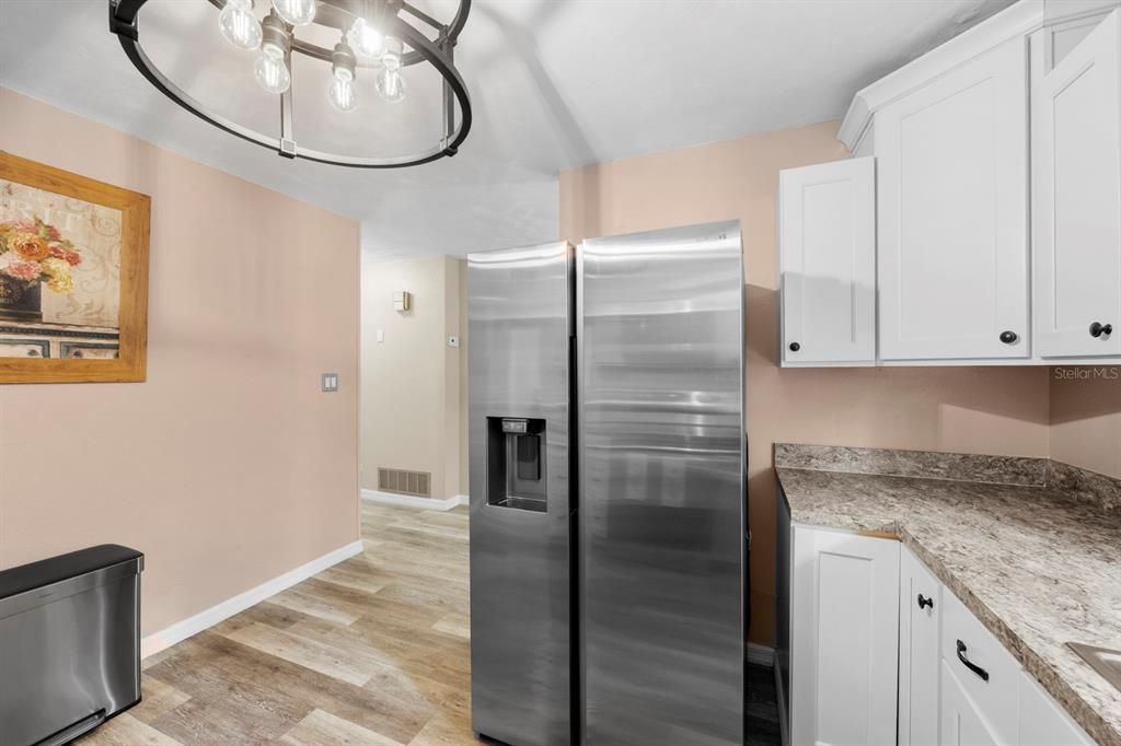 待售: $309,000 (3 贝兹, 2 浴室, 1956 平方英尺)