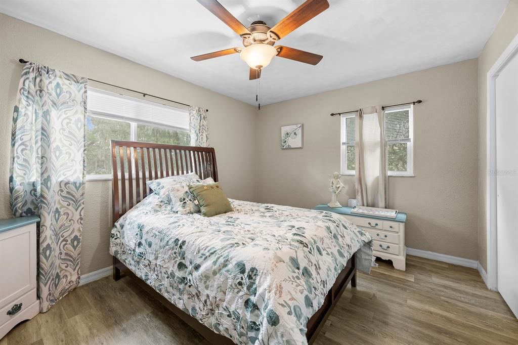 待售: $309,000 (3 贝兹, 2 浴室, 1956 平方英尺)