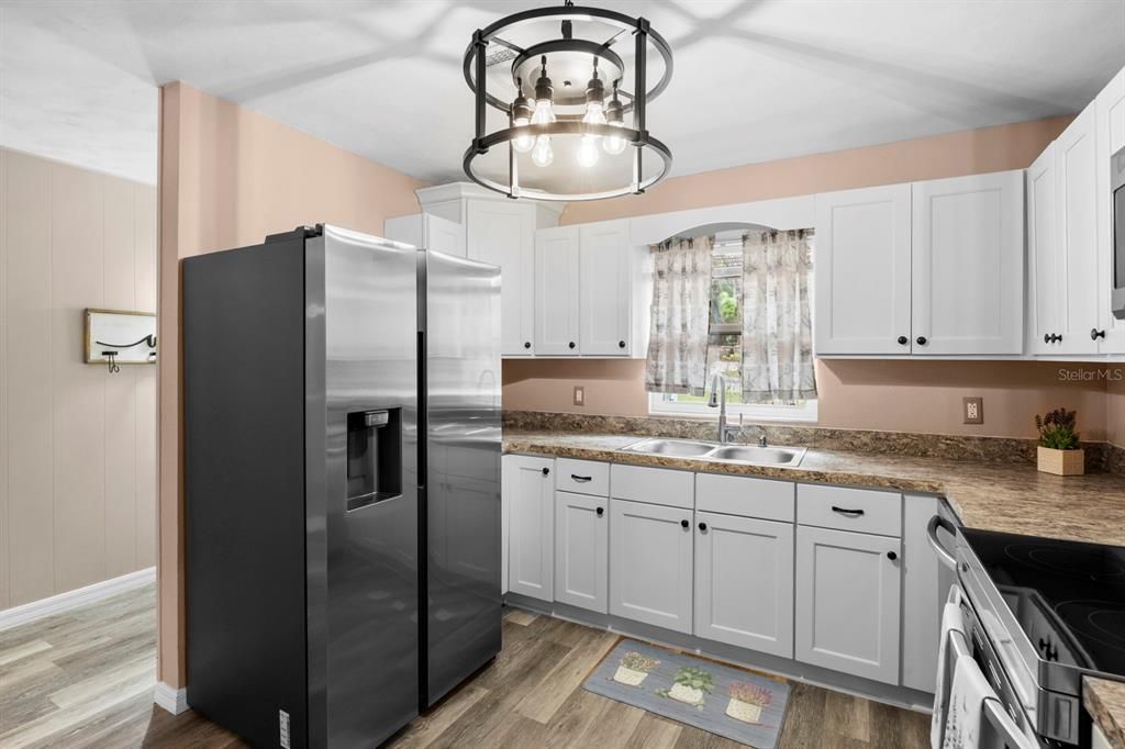 待售: $309,000 (3 贝兹, 2 浴室, 1956 平方英尺)