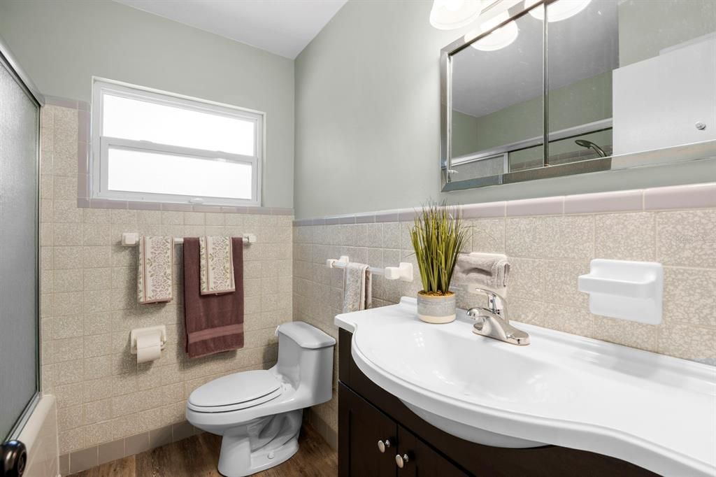 待售: $309,000 (3 贝兹, 2 浴室, 1956 平方英尺)