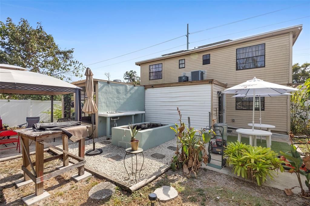 待售: $385,000 (4 贝兹, 2 浴室, 1996 平方英尺)