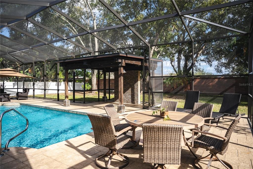 En Venta: $789,900 (4 camas, 3 baños, 2715 Pies cuadrados)