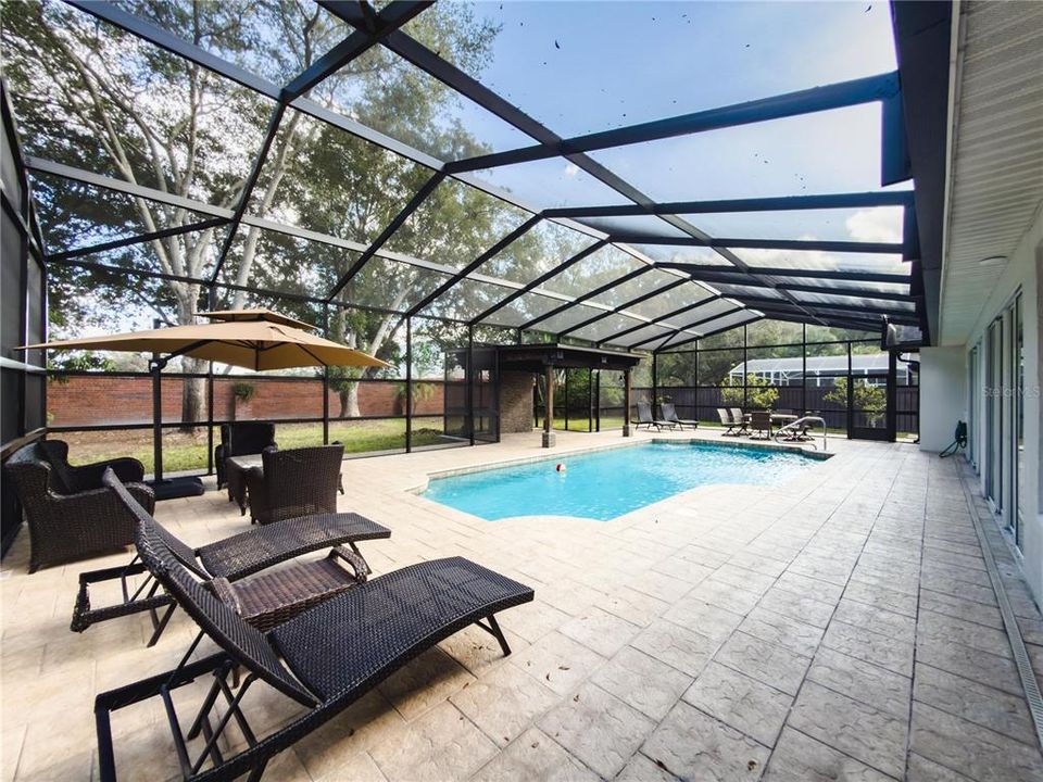 En Venta: $789,900 (4 camas, 3 baños, 2715 Pies cuadrados)