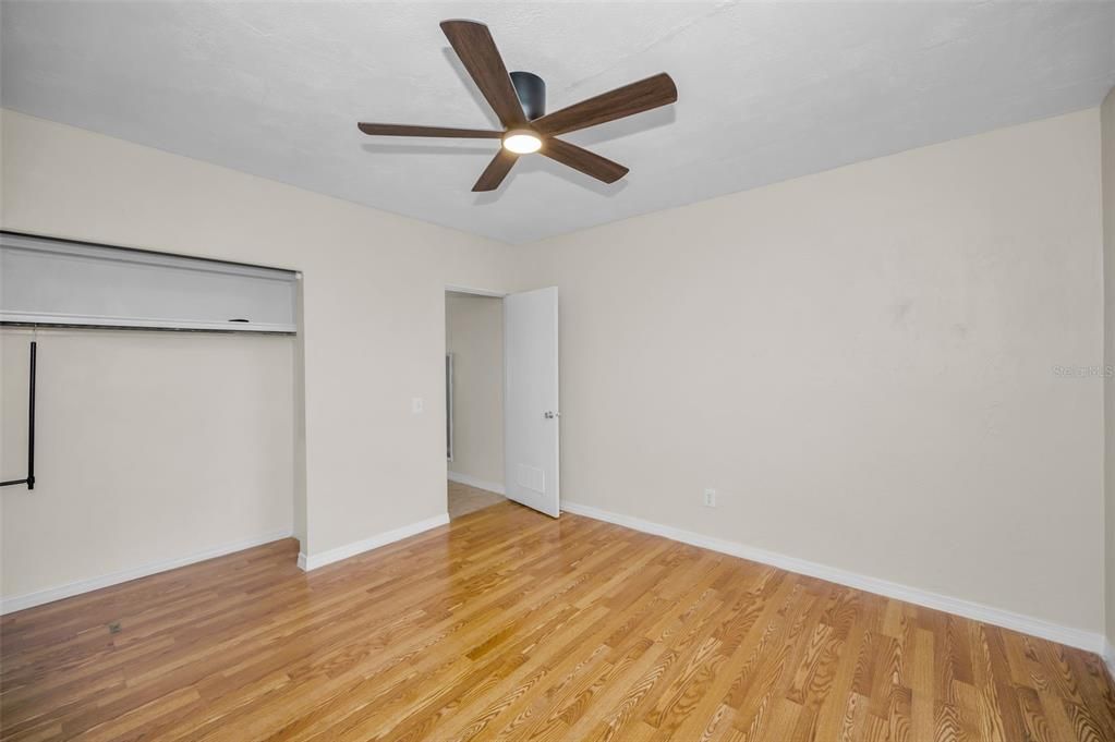 На продажу: $75,000 (1 спален, 1 ванн, 595 Квадратных фут)