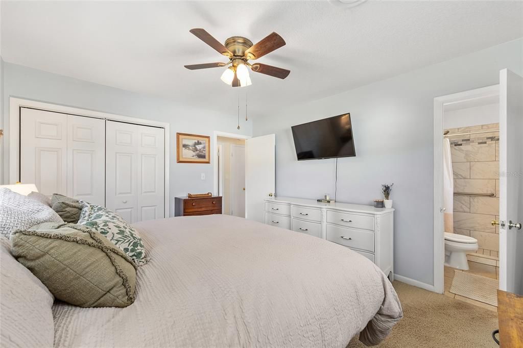 For Sale: $275,000 (3 beds, 2 baths, 1474 Square Feet)