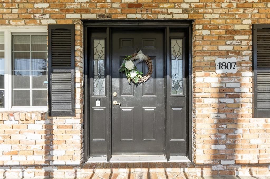 For Sale: $275,000 (3 beds, 2 baths, 1474 Square Feet)