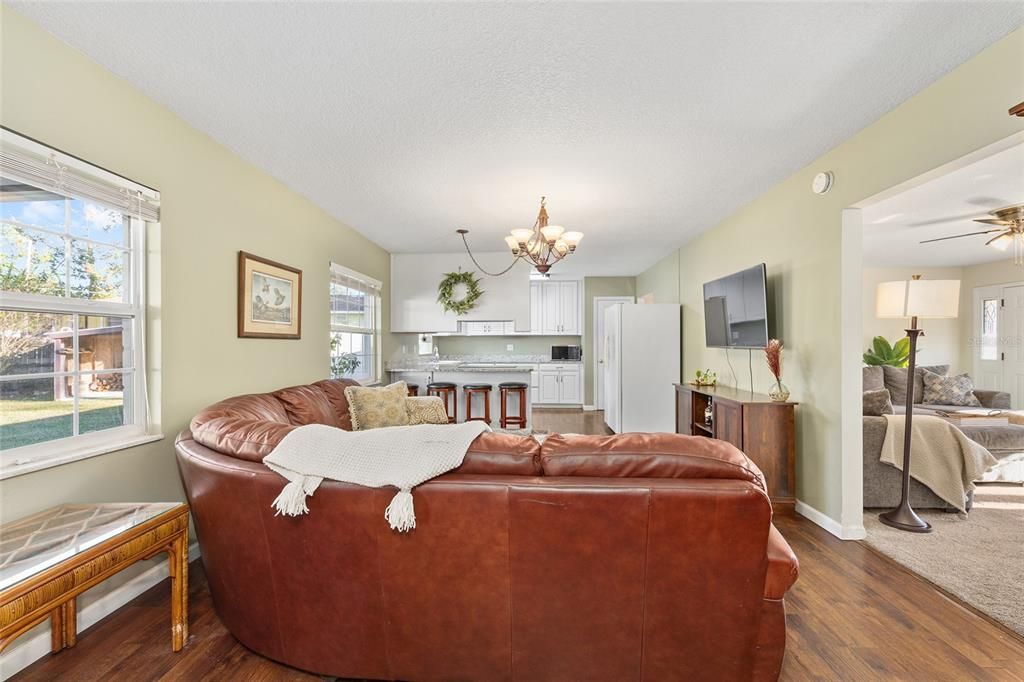 For Sale: $275,000 (3 beds, 2 baths, 1474 Square Feet)