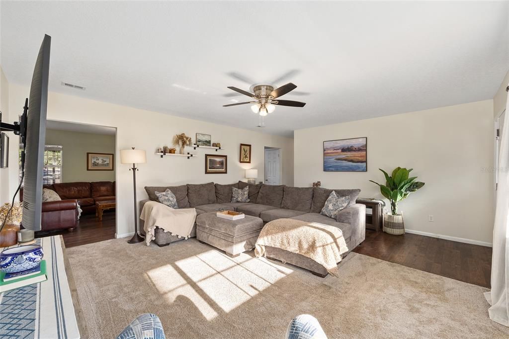 For Sale: $275,000 (3 beds, 2 baths, 1474 Square Feet)