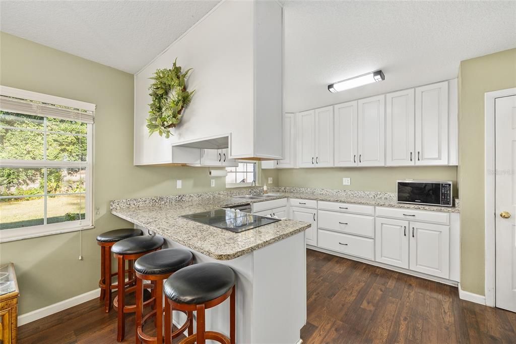 For Sale: $275,000 (3 beds, 2 baths, 1474 Square Feet)