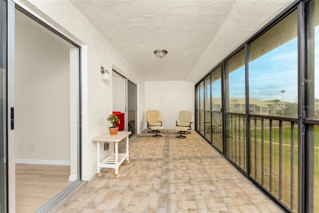 На продажу: $149,900 (2 спален, 2 ванн, 1092 Квадратных фут)