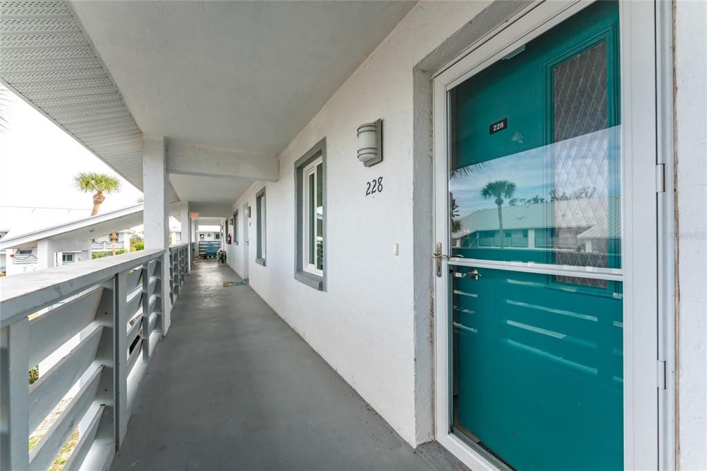 На продажу: $149,900 (2 спален, 2 ванн, 1092 Квадратных фут)