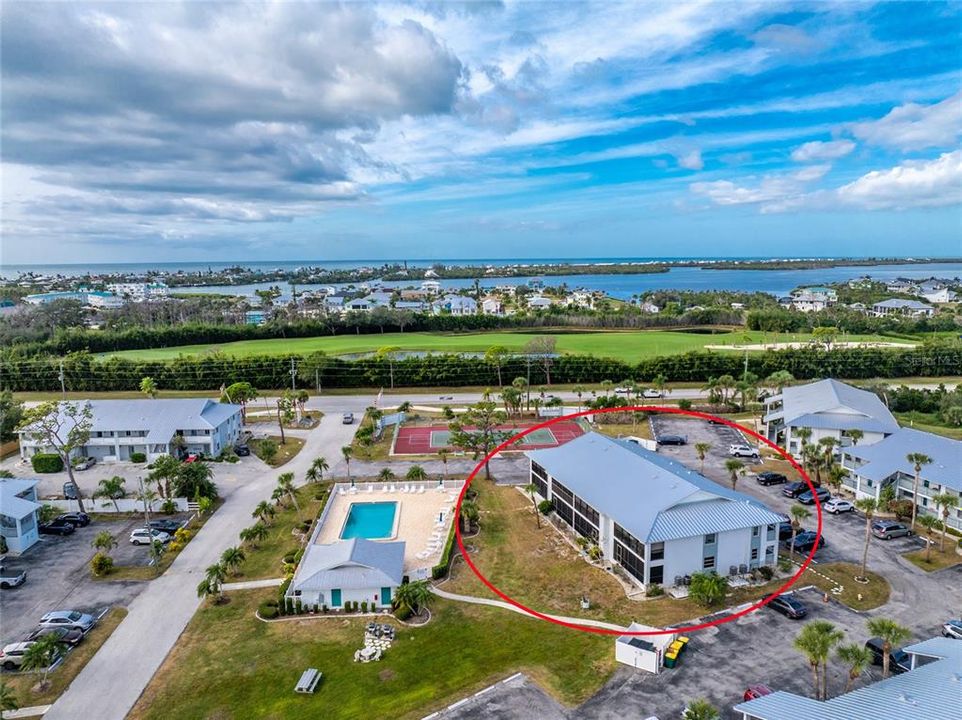 На продажу: $149,900 (2 спален, 2 ванн, 1092 Квадратных фут)