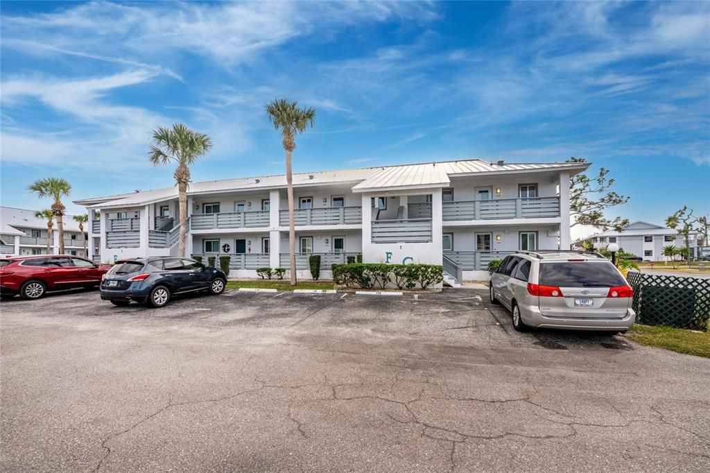 На продажу: $149,900 (2 спален, 2 ванн, 1092 Квадратных фут)