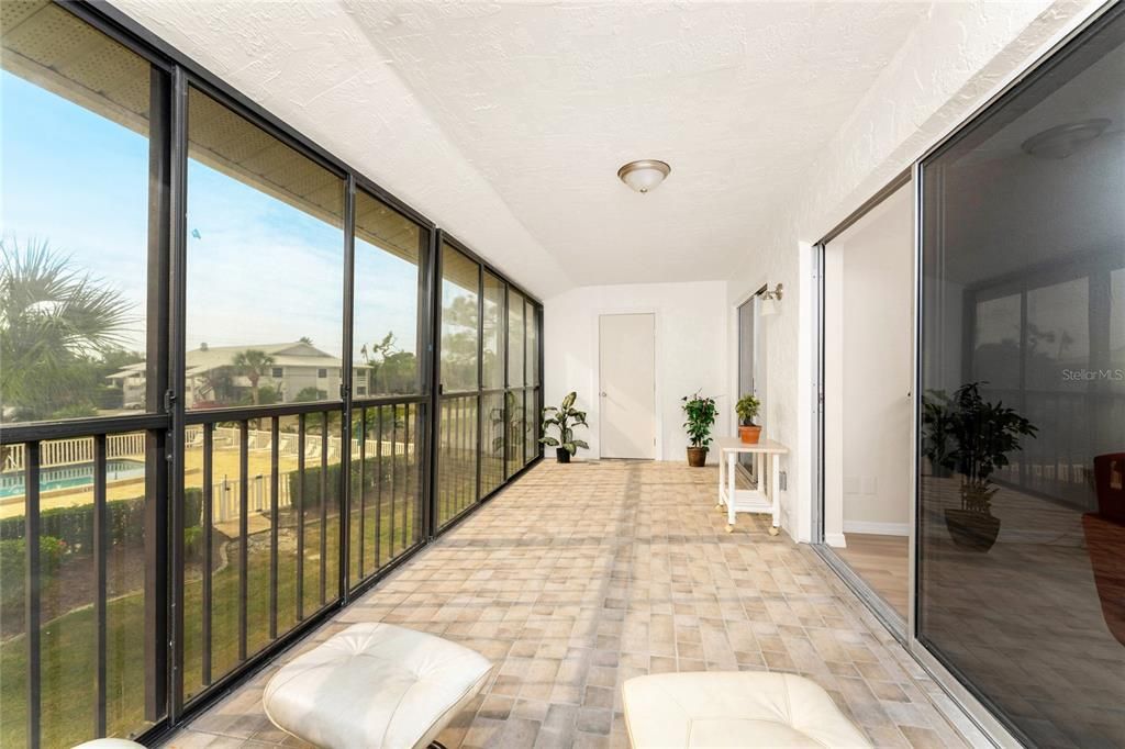 На продажу: $149,900 (2 спален, 2 ванн, 1092 Квадратных фут)