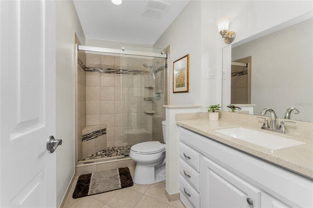 На продажу: $149,900 (2 спален, 2 ванн, 1092 Квадратных фут)