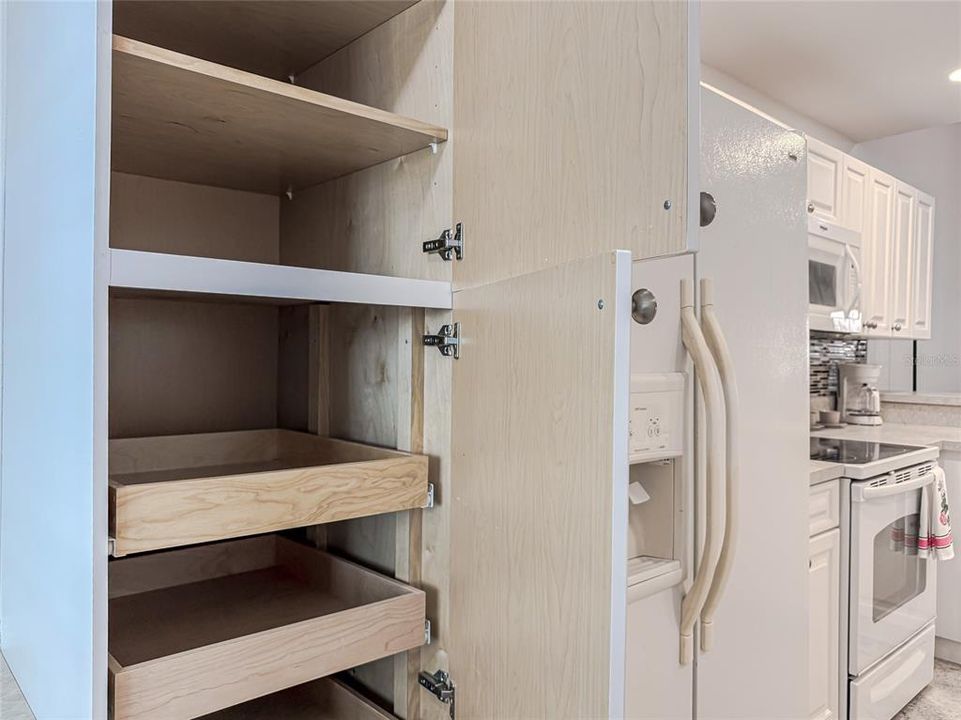 На продажу: $149,900 (2 спален, 2 ванн, 1092 Квадратных фут)