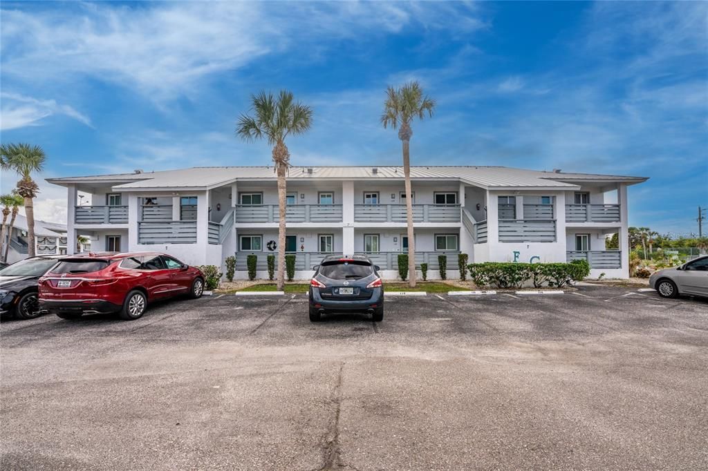 На продажу: $149,900 (2 спален, 2 ванн, 1092 Квадратных фут)