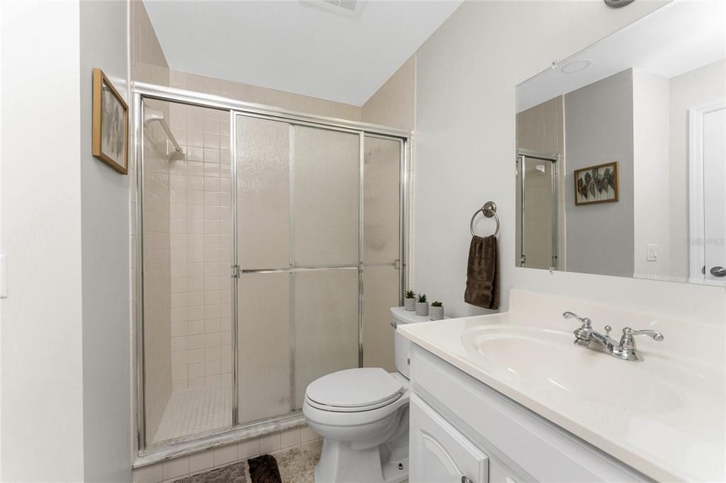 На продажу: $149,900 (2 спален, 2 ванн, 1092 Квадратных фут)