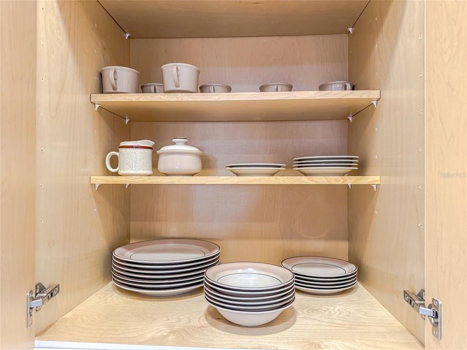 На продажу: $149,900 (2 спален, 2 ванн, 1092 Квадратных фут)