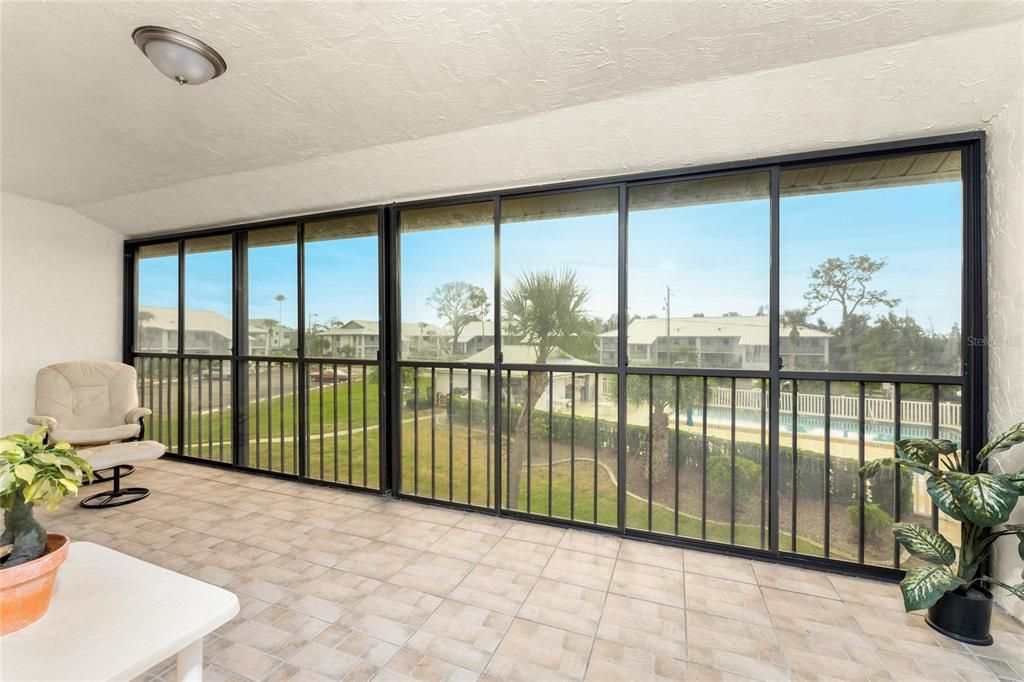 На продажу: $149,900 (2 спален, 2 ванн, 1092 Квадратных фут)