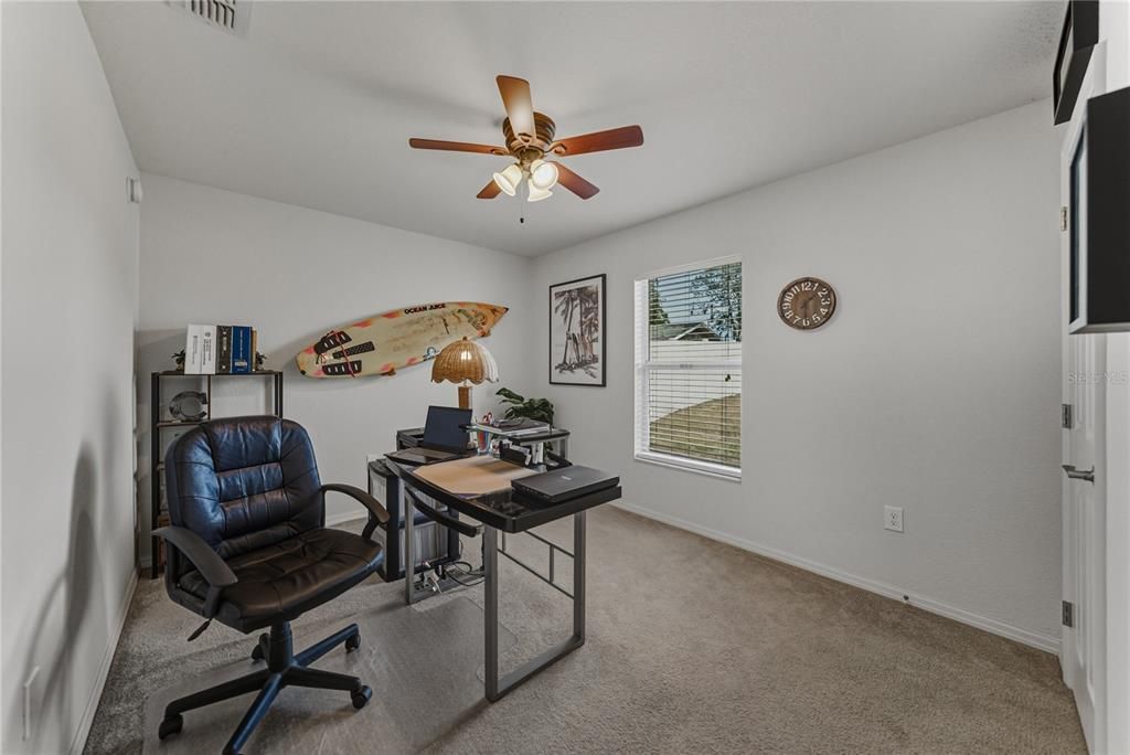 待售: $285,000 (3 贝兹, 2 浴室, 1284 平方英尺)