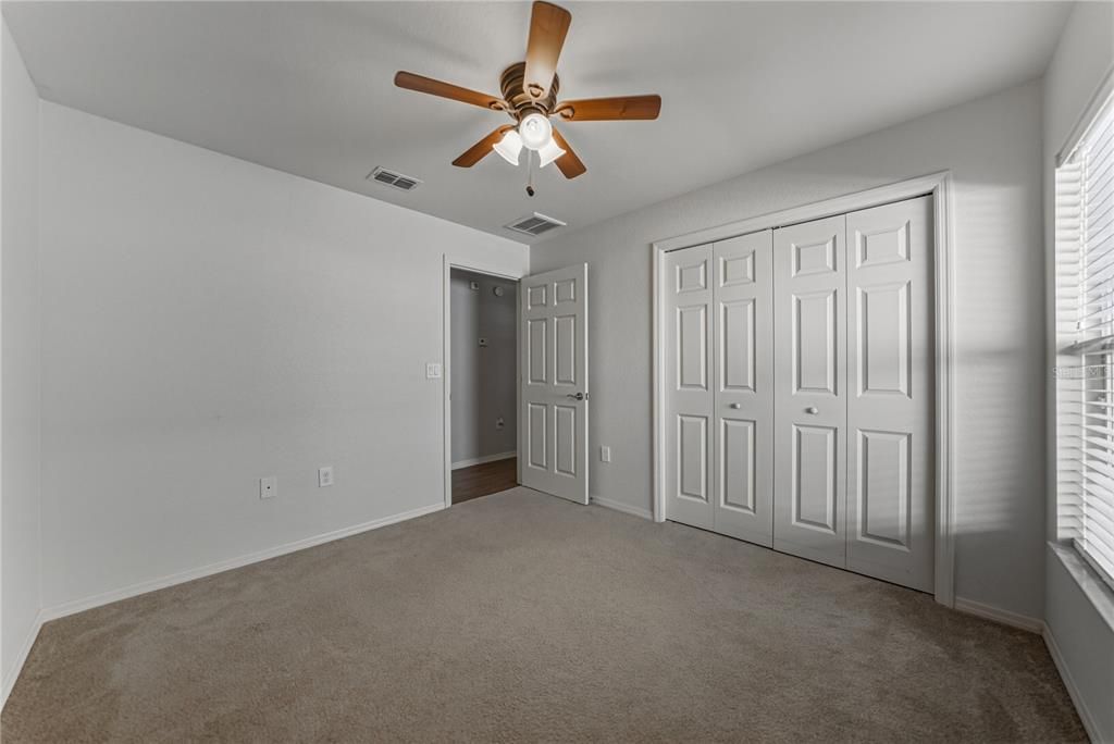 待售: $285,000 (3 贝兹, 2 浴室, 1284 平方英尺)