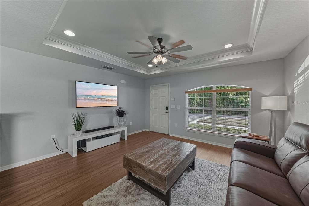 待售: $285,000 (3 贝兹, 2 浴室, 1284 平方英尺)